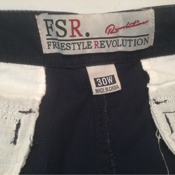 Men's Freestyle Revolution Cargo Flat front Shorts Sz 30 W Dark Blue Snap Pocket - Picture 6 of 6